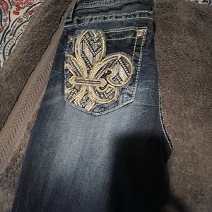 Woman’s size 26 easy skinny style miss me jeans.